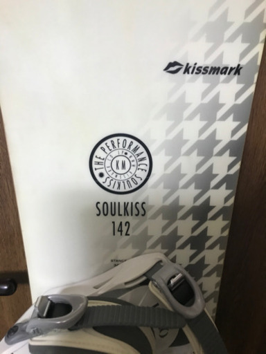 スノーボード　キスマーク　中古　140センチ　