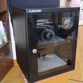 カメラやレンズの防湿庫(東洋リビング㈱ED-40SS)を５０００円でお譲りします。の画像