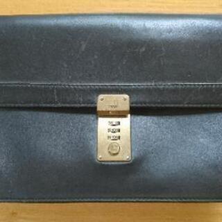 【大幅再再値下げ】dunhill セカンドバッグ 鍵付き