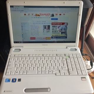 直に使用出来ます。東芝 dynabook EXE/55LE Core i３-330Mです。OSはwindows10天板にスレ傷ありますが、綺麗です。バッテリーは新品交換