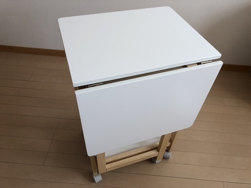 お買い上げありがとうございました！【美品】キャスター付きサイドテーブル