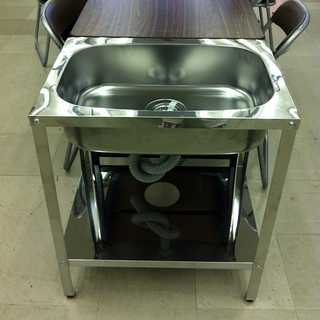 お買い得！ オールステンレス 流し台 W60ｘH70xD43cm 新品！の画像