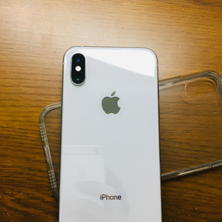 iPhone XS シルバー 64GBの画像