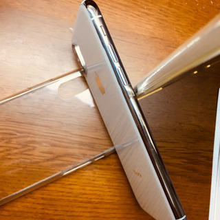 iPhone XS シルバー 64GBの画像