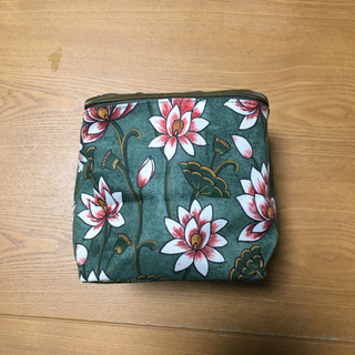 ポーチウェラブラットリーの画像