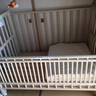 ファミリア　ベビーベッド　6万円以上のお品を8,000円にしました(^^)