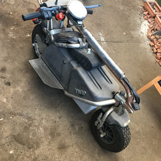 イタリア製　電動バイク　TWIP 原付の画像