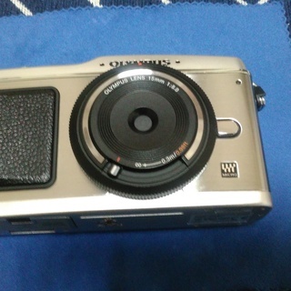 ☆格安・美品☆　オリンパス・ペン E-P1（付属品セット）※ミラ...