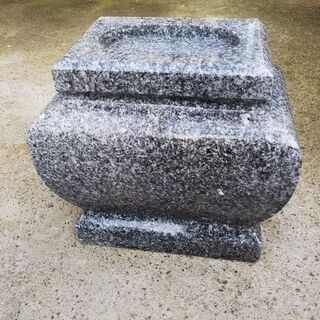御影石・水鉢・新品・差し上げます。