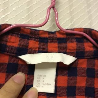H&M 赤紺のシャツ