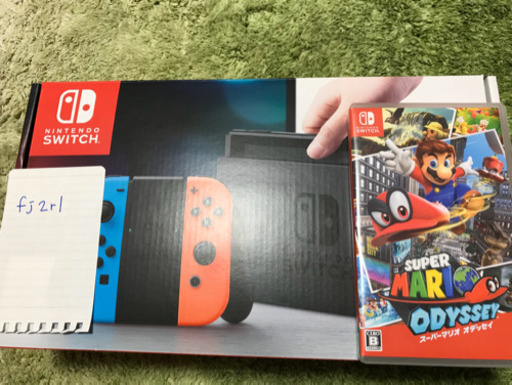 ニンテンドースイッチ(L)ブルー(R)レッド　スーパーマリオオデッセイ