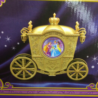 ディズニープリンセス プレミアム馬車型クロックの画像
