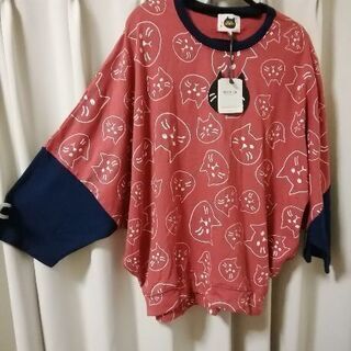 【新品】猫イラストの洋服の画像