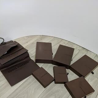 ルイヴィトン　箱　紙袋　箱まとめ売です。