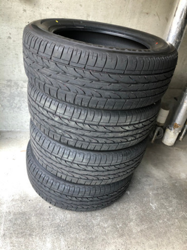 ブリジストン夏タイヤ　215／60／R17