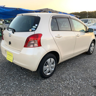 お買い得車　分割ok トヨタヴィッツ　車検2年10月までたっぷり　プッシュスタート　スマートキーの画像
