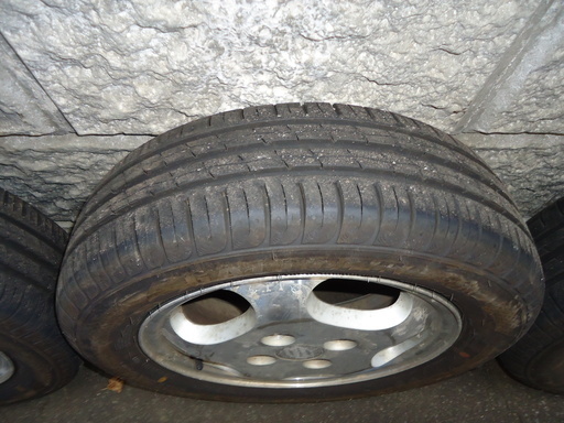 夏タイヤ 155/65R13 ほぼ新品同様！