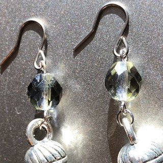ハンドメイド　タッセルピアス　チェコビーズ(ブルー)