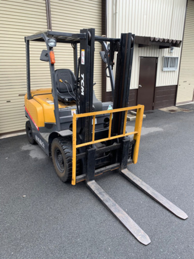 TCM フォークリフト　ディーゼル　AT 2.0t 4輪ノーパンク　FD20T3