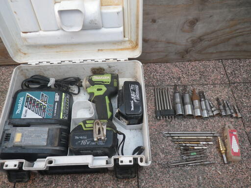 ■中古　動作確認済み■マキタ 18V 充電式インパクトドライバー TD170D 付属品有