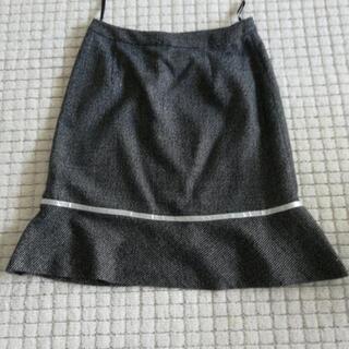 レディースフォーマルスカートスーツの画像