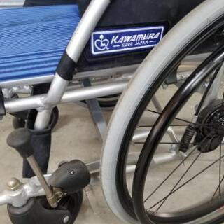 カワムラ　車椅子　ノーパンクタイヤ　アルミ軽量　ブレーキ付き　作動OKの画像