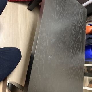80x45x37（縦、横、高さ）の机