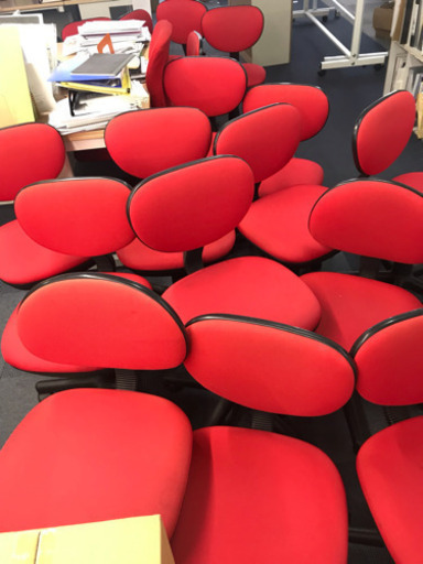 17個セットで9000円 オフィスチェア 赤