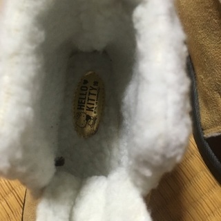 ハローキティの冬用ブーツの画像