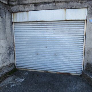 ガレージ　シャッターの画像