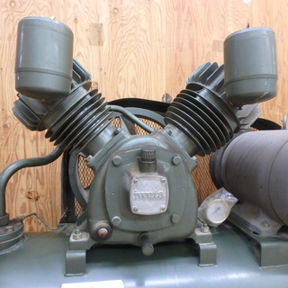 岩田 コンプレッサー SP-55NB 大型 エアコンプレッサー 三相 200V アネスト iwata 岩田塗装機工業 掃除 タンク 建築 清掃 電動工具 DIY 中古品 宮城の画像