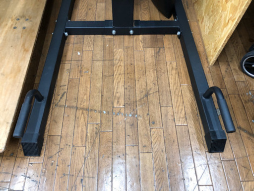 本格的懸垂マシーン 腹筋　腕立て　マット付き（耐荷重150kg）