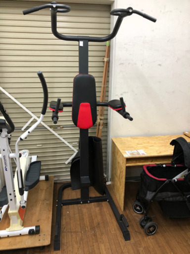 本格的懸垂マシーン 腹筋　腕立て　マット付き（耐荷重150kg）