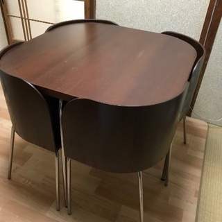 テーブル