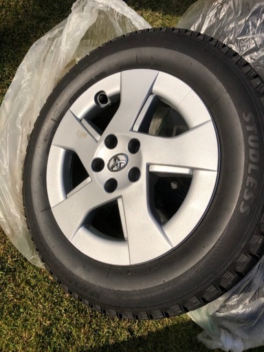 検討中　中古　スタッドレスタイヤ、ホイール