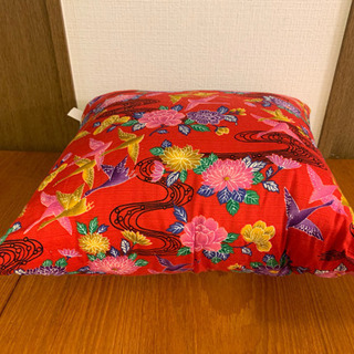 沖縄  紅型模様  クッションの画像