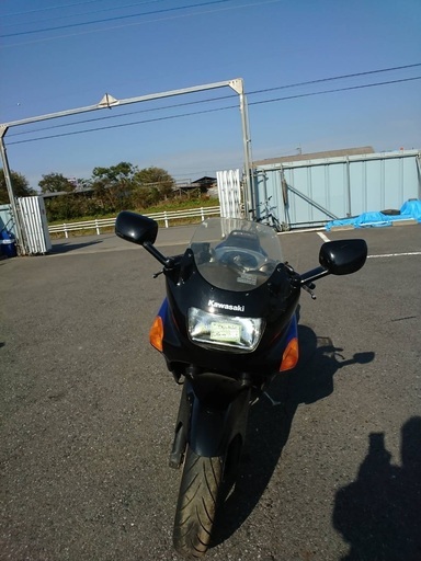 他店に売れてしまいました。回覧ありがとうございました。☆レストアベース!!カワサキZZR400♪