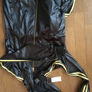 アディダス　新品　定価23000円の画像