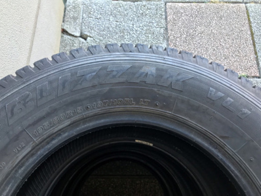 バリ溝 BS VL1 195/80R15 スタッドレス ハイエース等