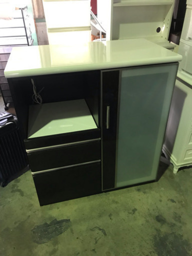 キッチン収納棚