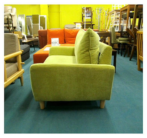 札幌【ビタミンカラー 2人掛けソファ】幅130cm 黄緑色 グリーン