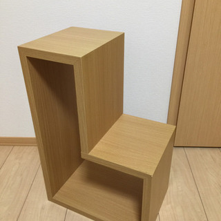 棚、マガジンラック