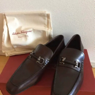 フェラガモのメンズローファー新品未使用