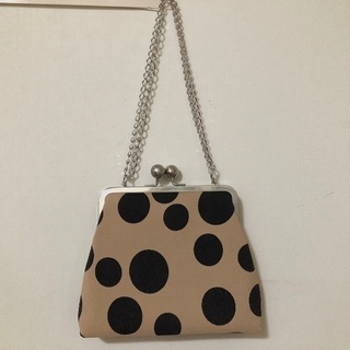 チェーンがま口バッグ