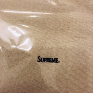 複数購入でお値引き！19FW シュプリーム Supreme Micro Logo Hooded Sweatshirtの画像