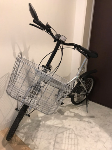 折りたたみ自転車 1年使用 6段変速、カゴ、鍵付き