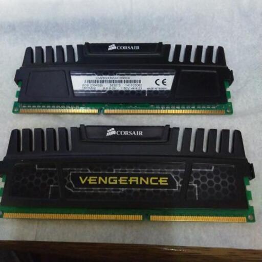 中古メモリ（８G：4Gx2枚）CMZ8GX3M2A1600C9