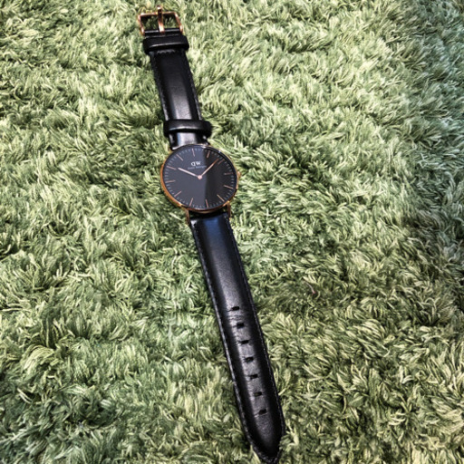 Daniel Wellington ブラック×ゴールド
