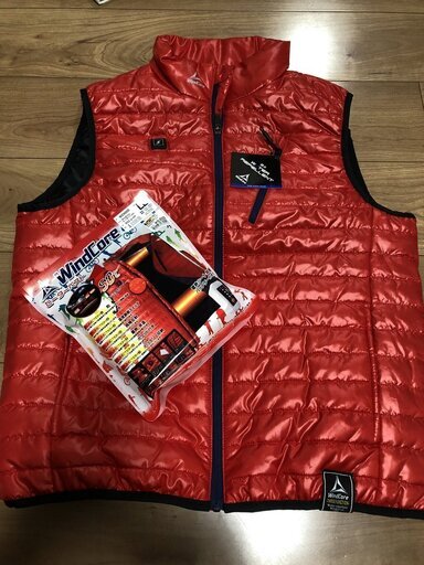 ワークマン　ヒーターベスト　着るこたつ　赤　M、L、LL