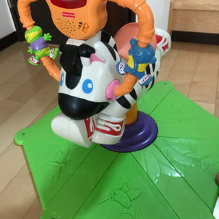 乗って回る馬の乗り物